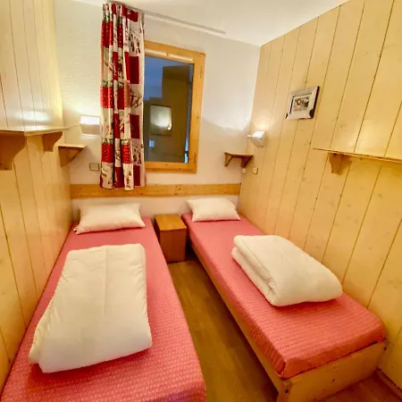 Apartment Le Charmantin Village Skis Aux Pieds *