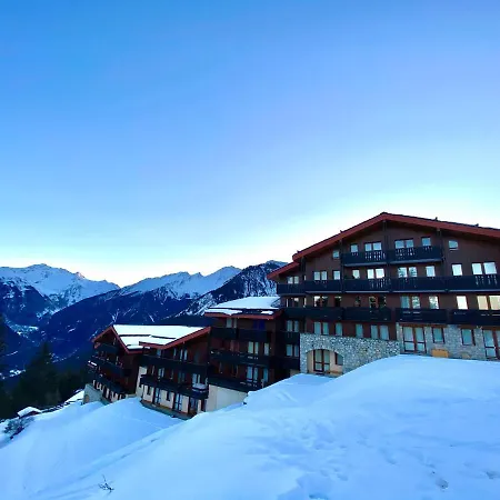 Le Charmantin Village Skis Aux Pieds Apartment