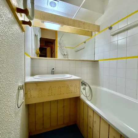 Apartment Le Charmantin Village Skis Aux Pieds