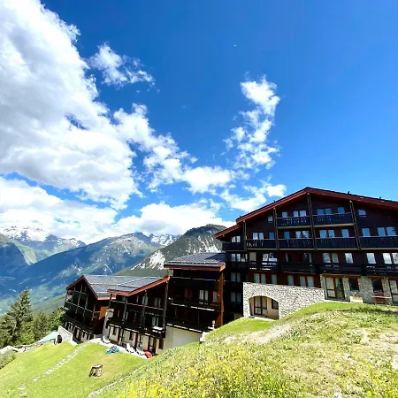Apartment Le Charmantin Village Skis Aux Pieds